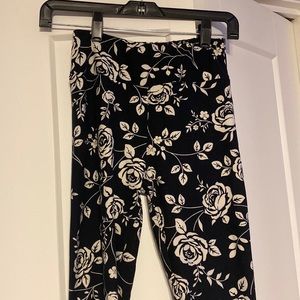 Black and white floral leggings